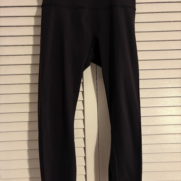 Black lululemon leggings size 8 - Picture 1 of 3